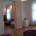 Апартаменты Downtown Rising Sun 104 Sq.m