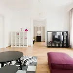 Апартаменты Downtown Rising Sun 104 Sq.m