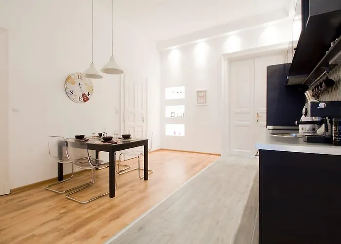 Downtown Rising Sun 104 Sq.m Apartament *